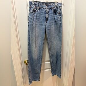 American Eagle Women’s Strigid Jeans Size 2 Brand New